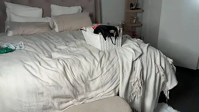 MiaMaliahx live cam stream – free VR webcam