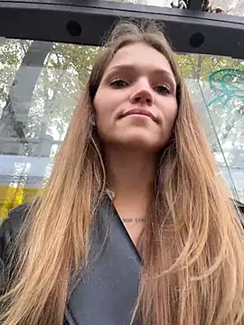 StreetSquirt live cam stream – free VR webcam