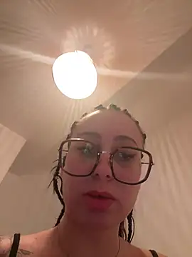 queenlo_xxx live cam stream – free VR webcam